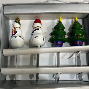 Holiday spreaders, 2 snowmen & 2 trees